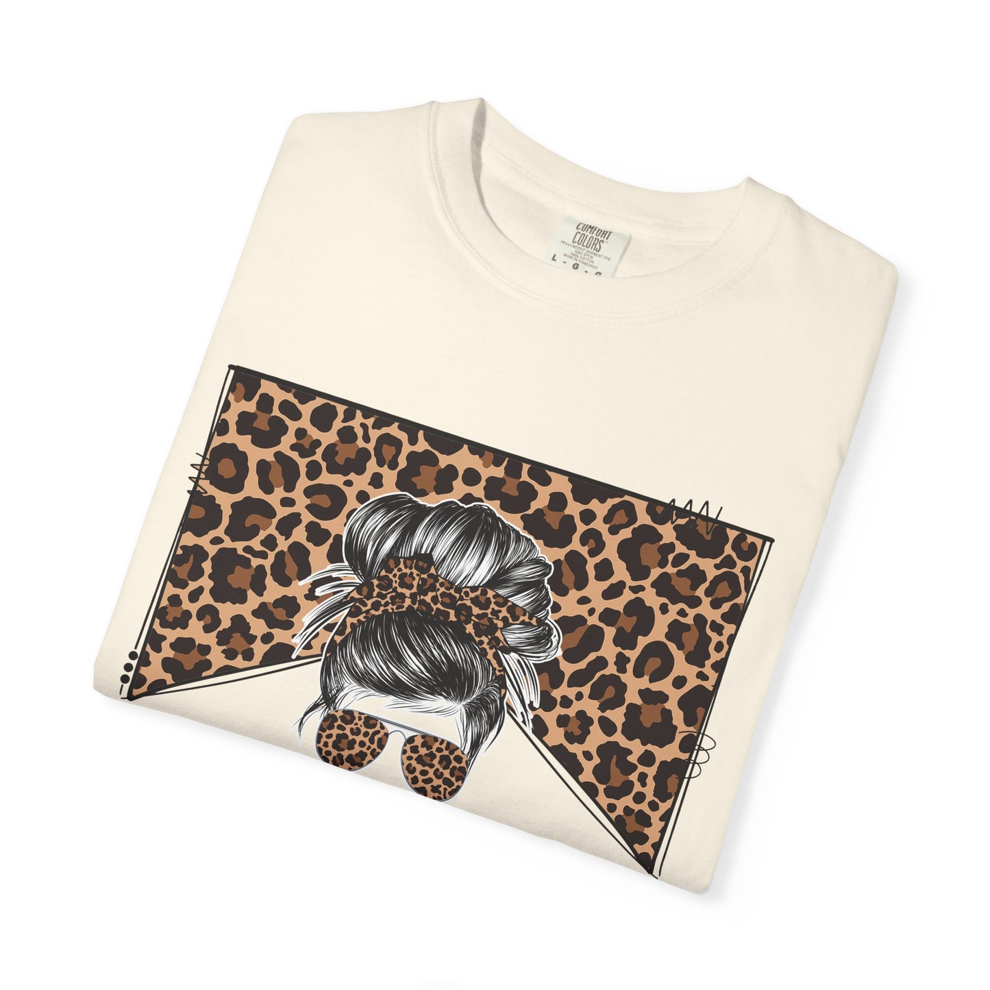 Leopard Junkie T-Shirt, Trendy Animal Print Tee for Fashion Lovers, Great for Casual Outings, Gift for Friends, Wild Style