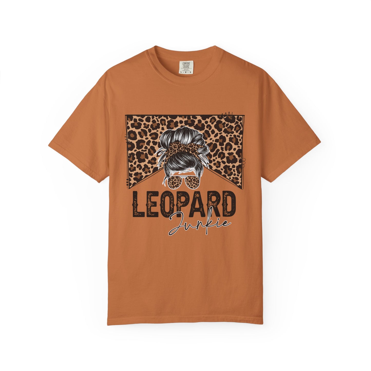 Leopard Junkie T-Shirt, Trendy Animal Print Tee for Fashion Lovers, Great for Casual Outings, Gift for Friends, Wild Style