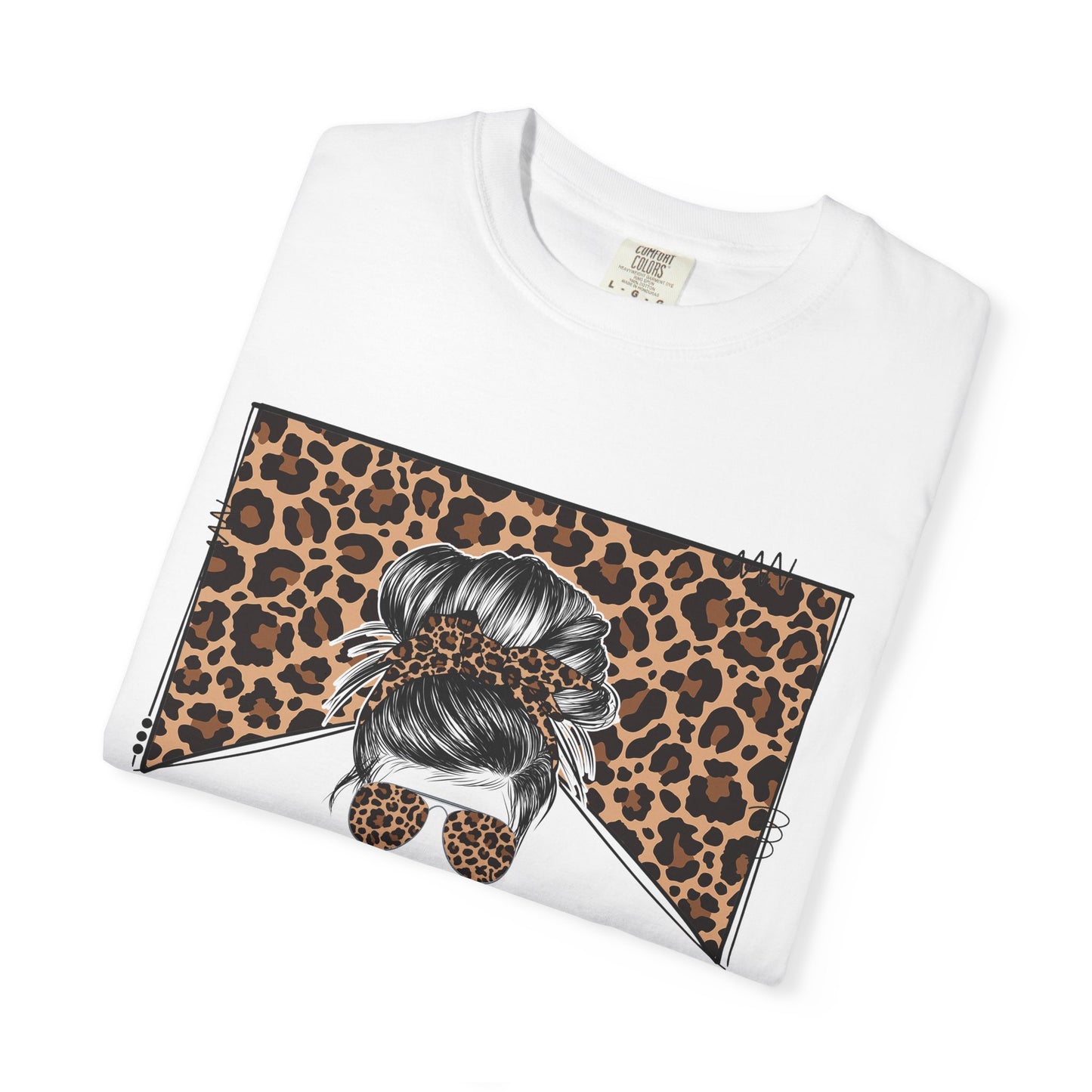 Leopard Junkie T-Shirt, Trendy Animal Print Tee for Fashion Lovers, Great for Casual Outings, Gift for Friends, Wild Style