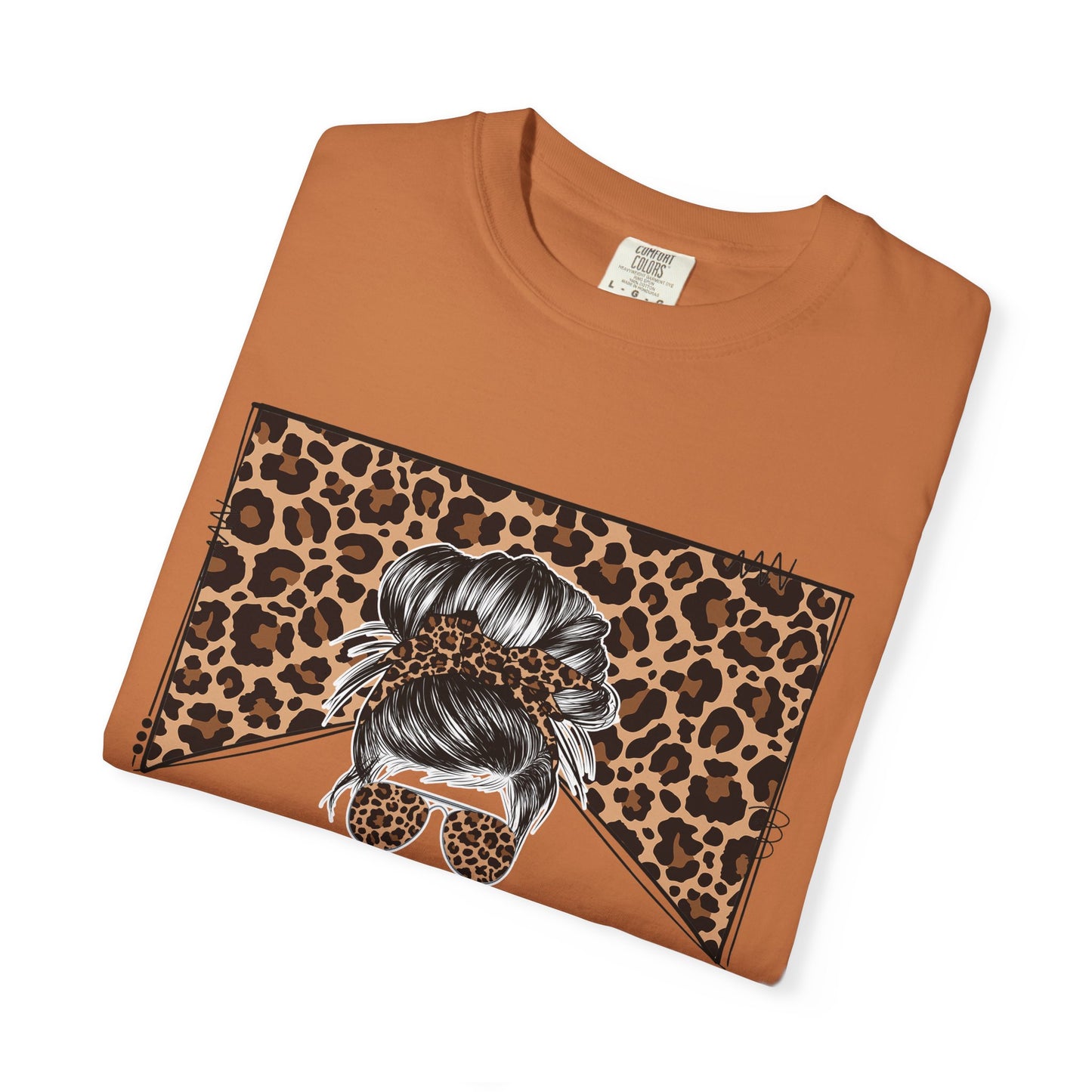 Leopard Junkie T-Shirt, Trendy Animal Print Tee for Fashion Lovers, Great for Casual Outings, Gift for Friends, Wild Style