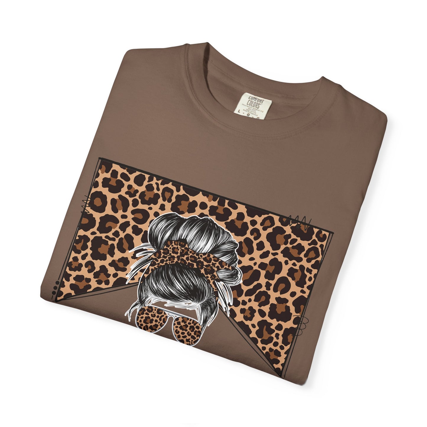Leopard Junkie T-Shirt, Trendy Animal Print Tee for Fashion Lovers, Great for Casual Outings, Gift for Friends, Wild Style