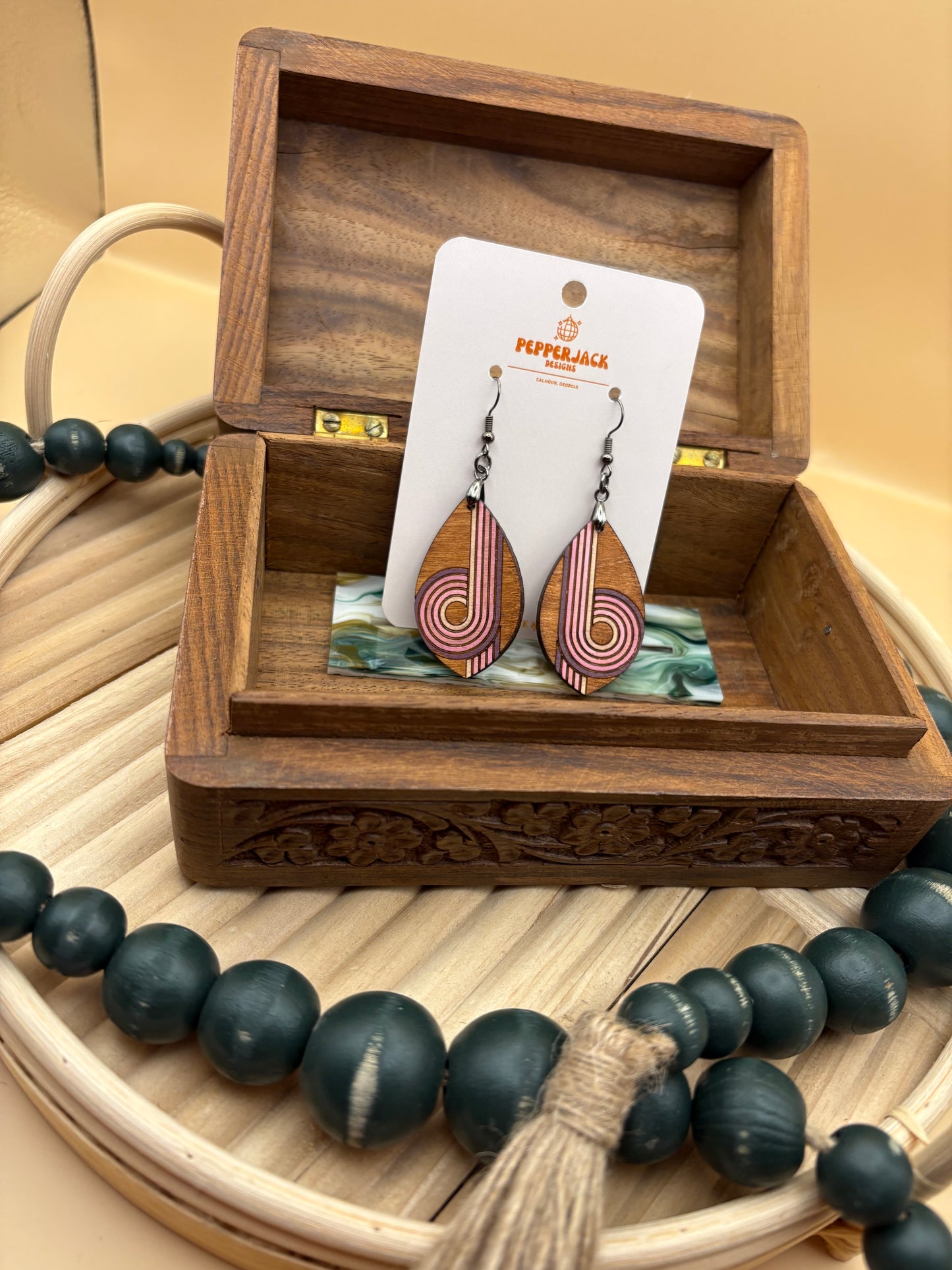 70s Style Retro Line Earrings - Pink Color Scheme