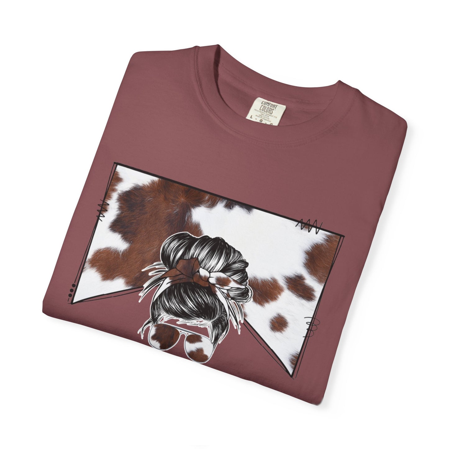 Cowhide Obsessed T-Shirt, Stylish Graphic Tee for Animal Lovers, Perfect for Casual Wear, Gift for Cow Enthusiasts, Trendy Fashion Statement