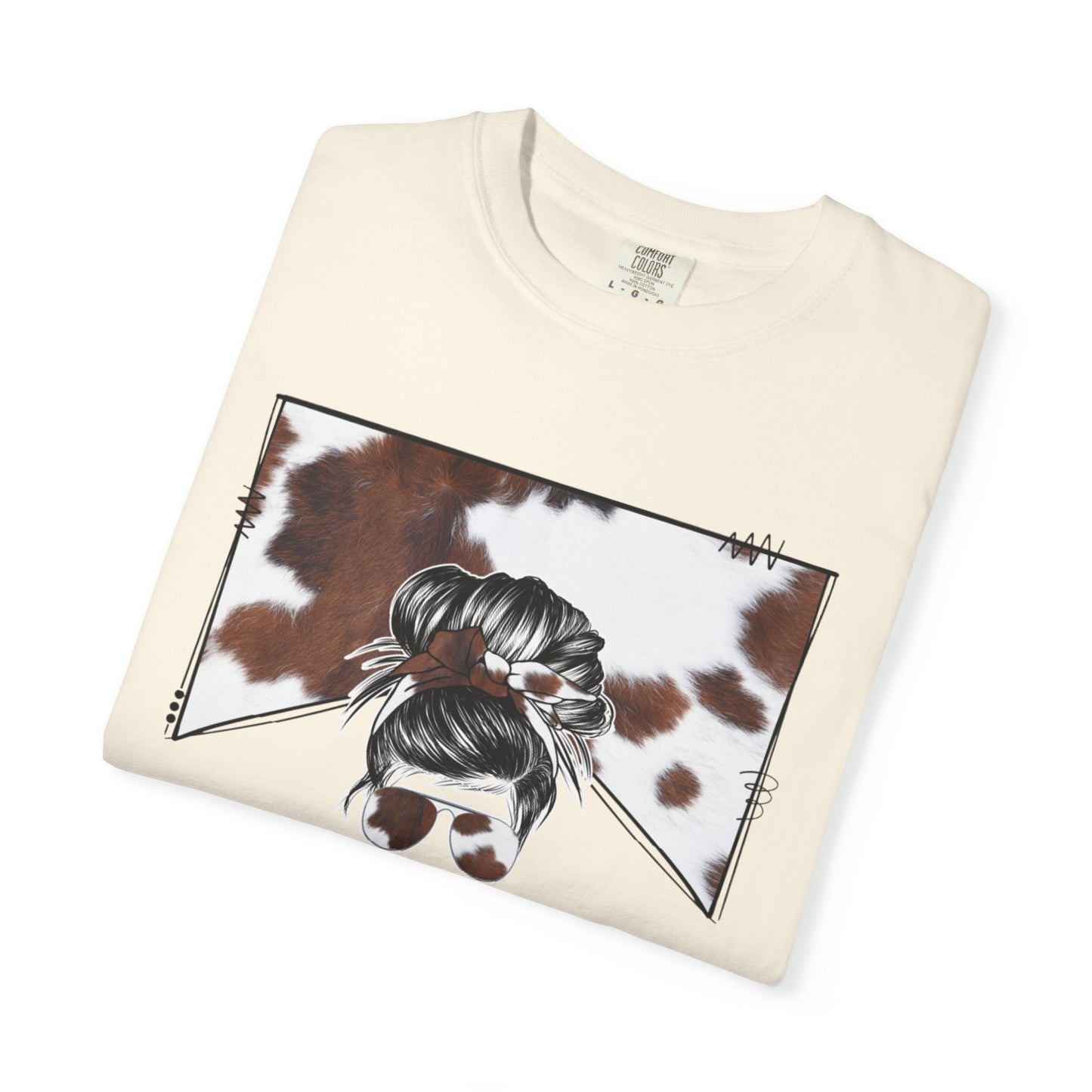 Cowhide Obsessed T-Shirt, Stylish Graphic Tee for Animal Lovers, Perfect for Casual Wear, Gift for Cow Enthusiasts, Trendy Fashion Statement
