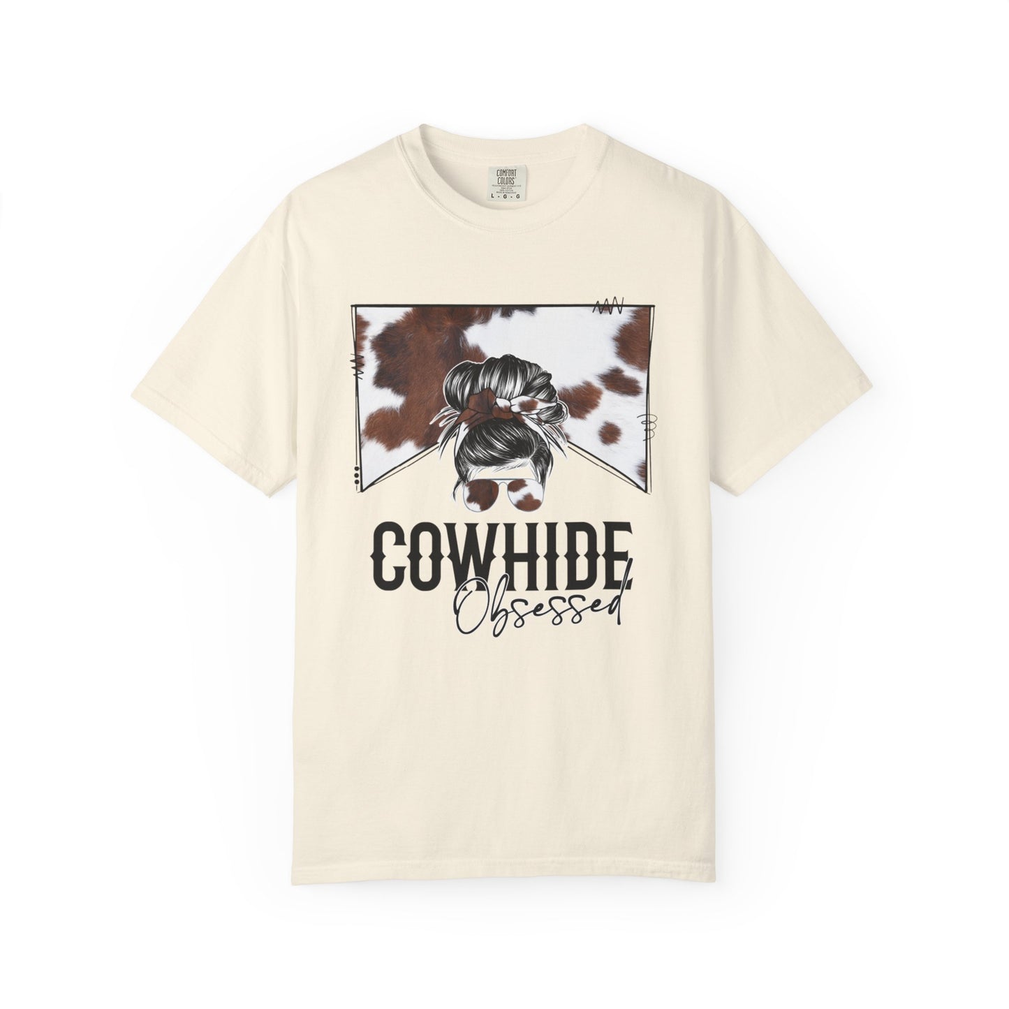Cowhide Obsessed T-Shirt, Stylish Graphic Tee for Animal Lovers, Perfect for Casual Wear, Gift for Cow Enthusiasts, Trendy Fashion Statement