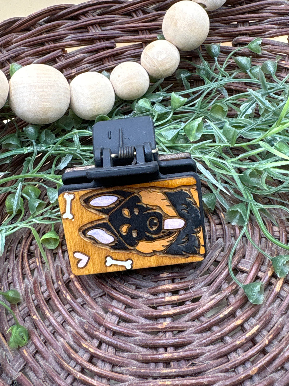 German Shepherd Claw Clip