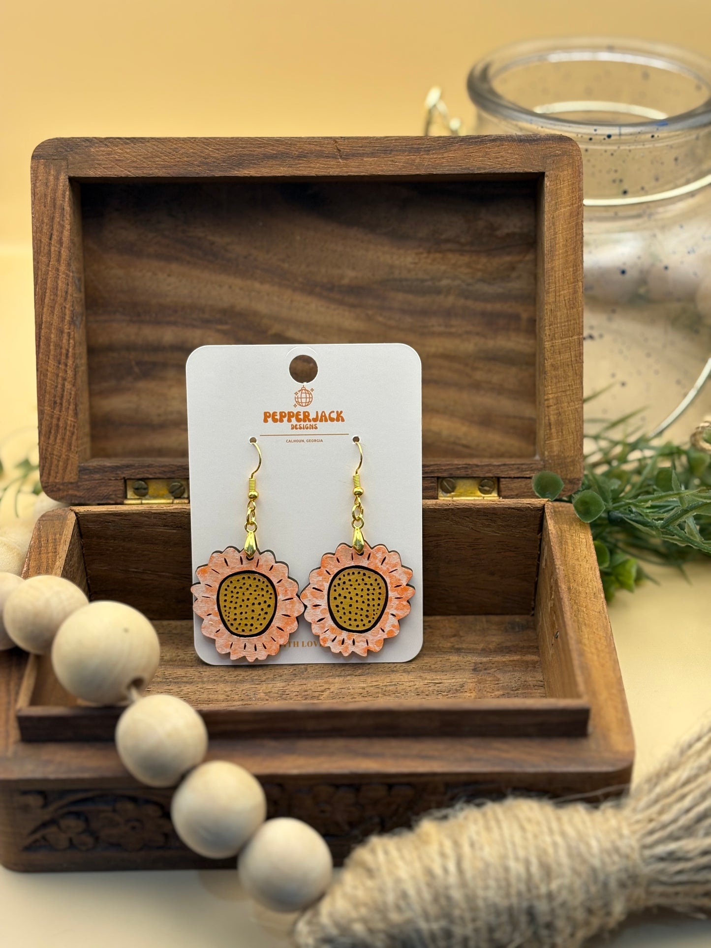 Boho Speckled Daisy Earrings