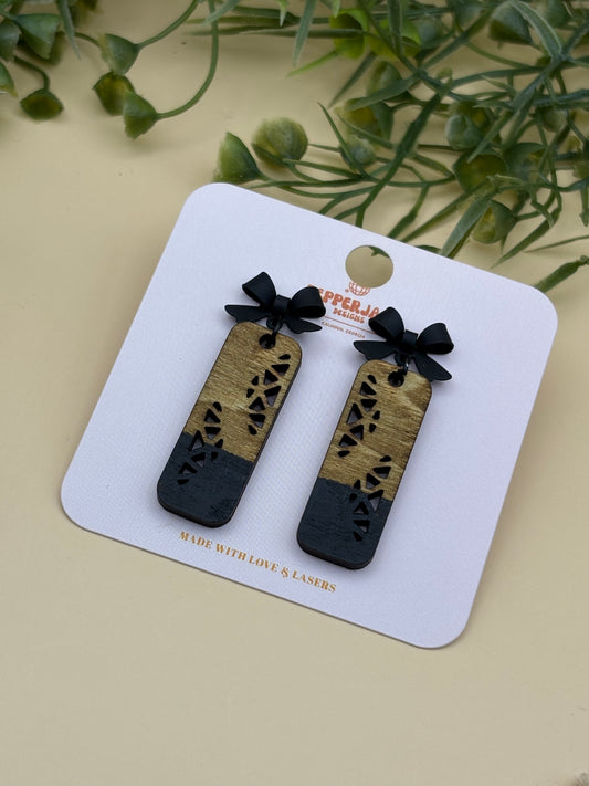 Cute Modern Cut-Out Bar W/ Bow Stud Earrings
