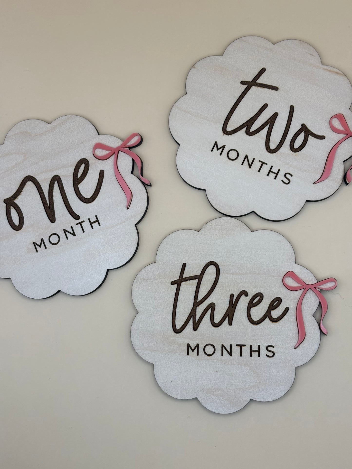 Scalloped Bow Baby Milestone Signs