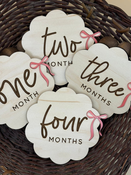 Scalloped Bow Baby Milestone Signs